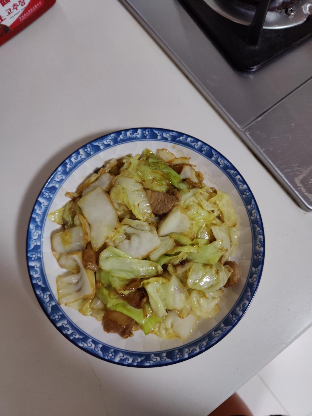 包菜这样炒才下饭，又香又好吃，次次做都光盘