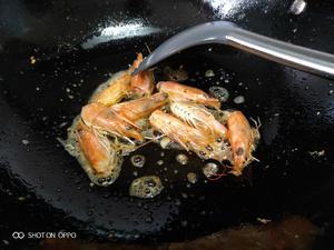 海鲜咖喱炒饭的做法 步骤4