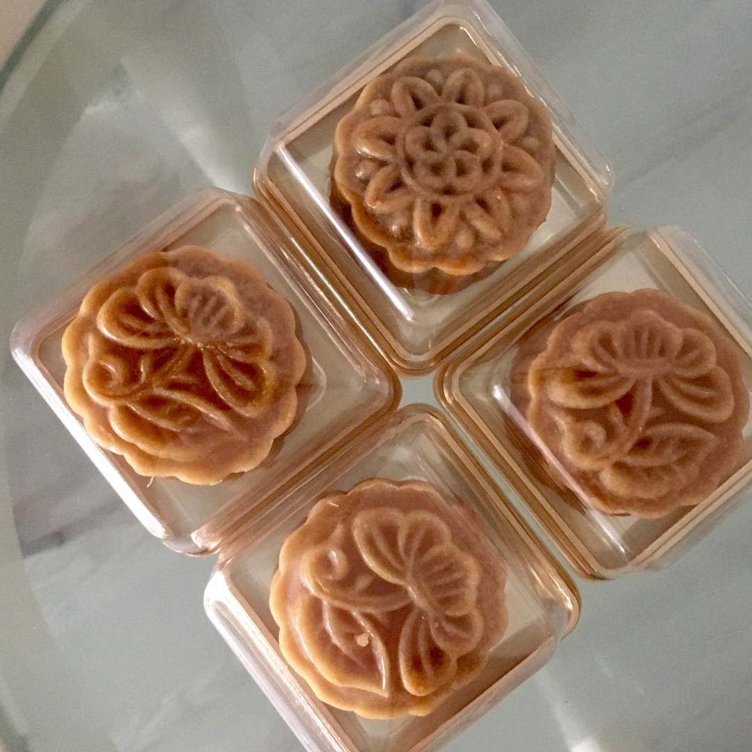 广式月饼——蛋黄莲蓉月饼