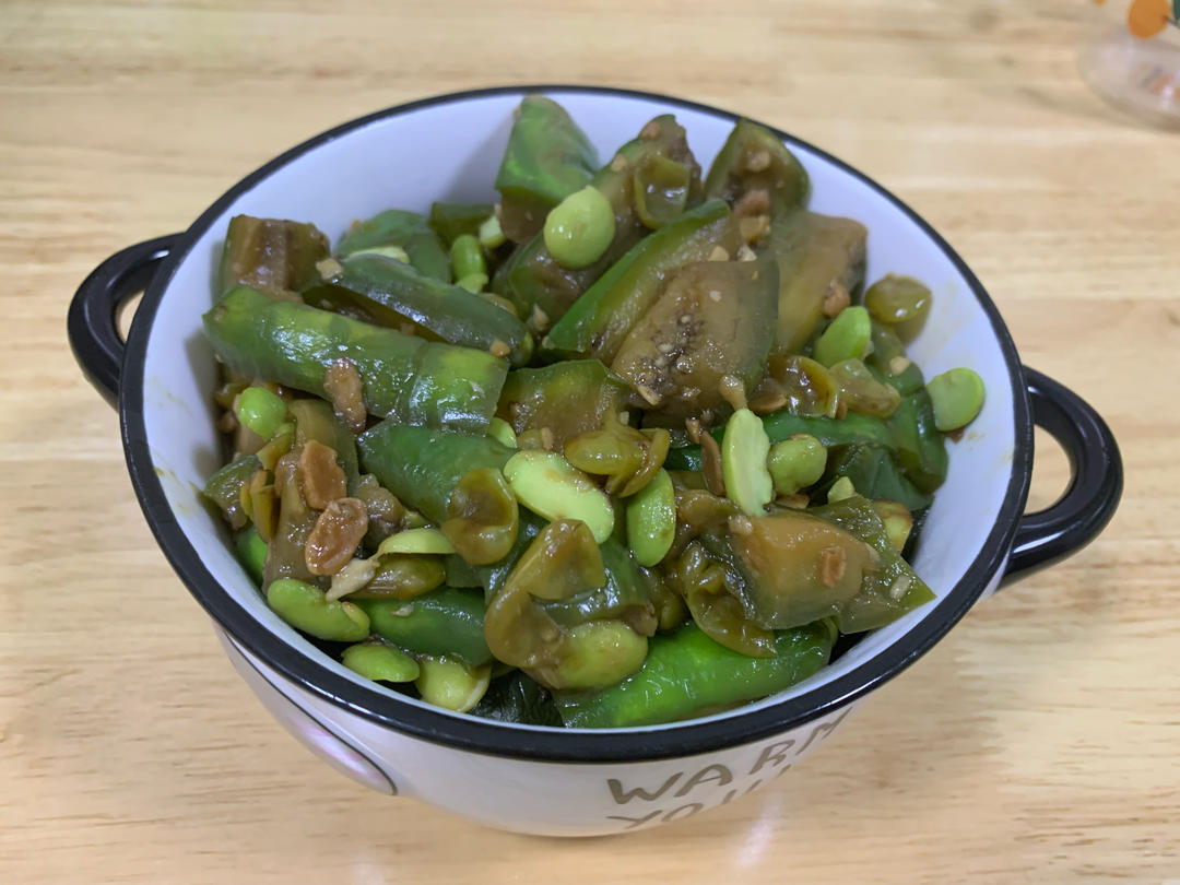 鲜糯的青茄子烧毛豆