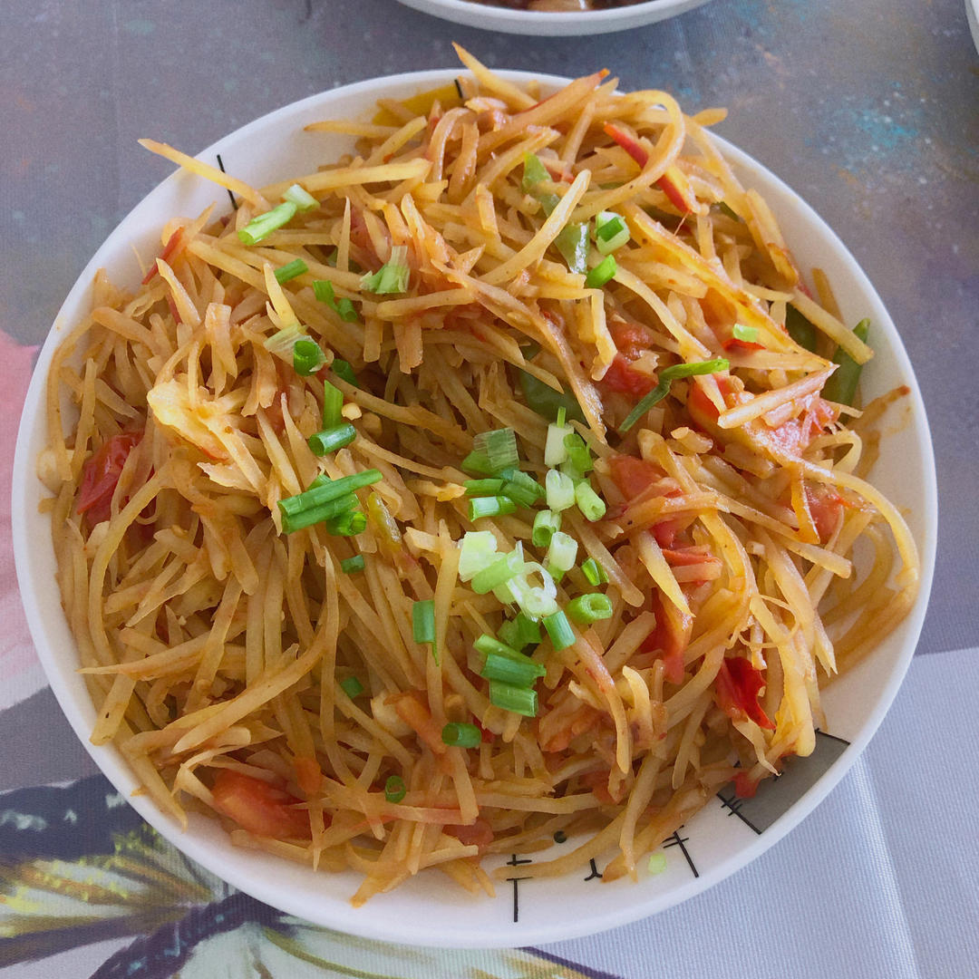 家常素菜西红柿炒土豆丝（番茄炒土豆丝）
