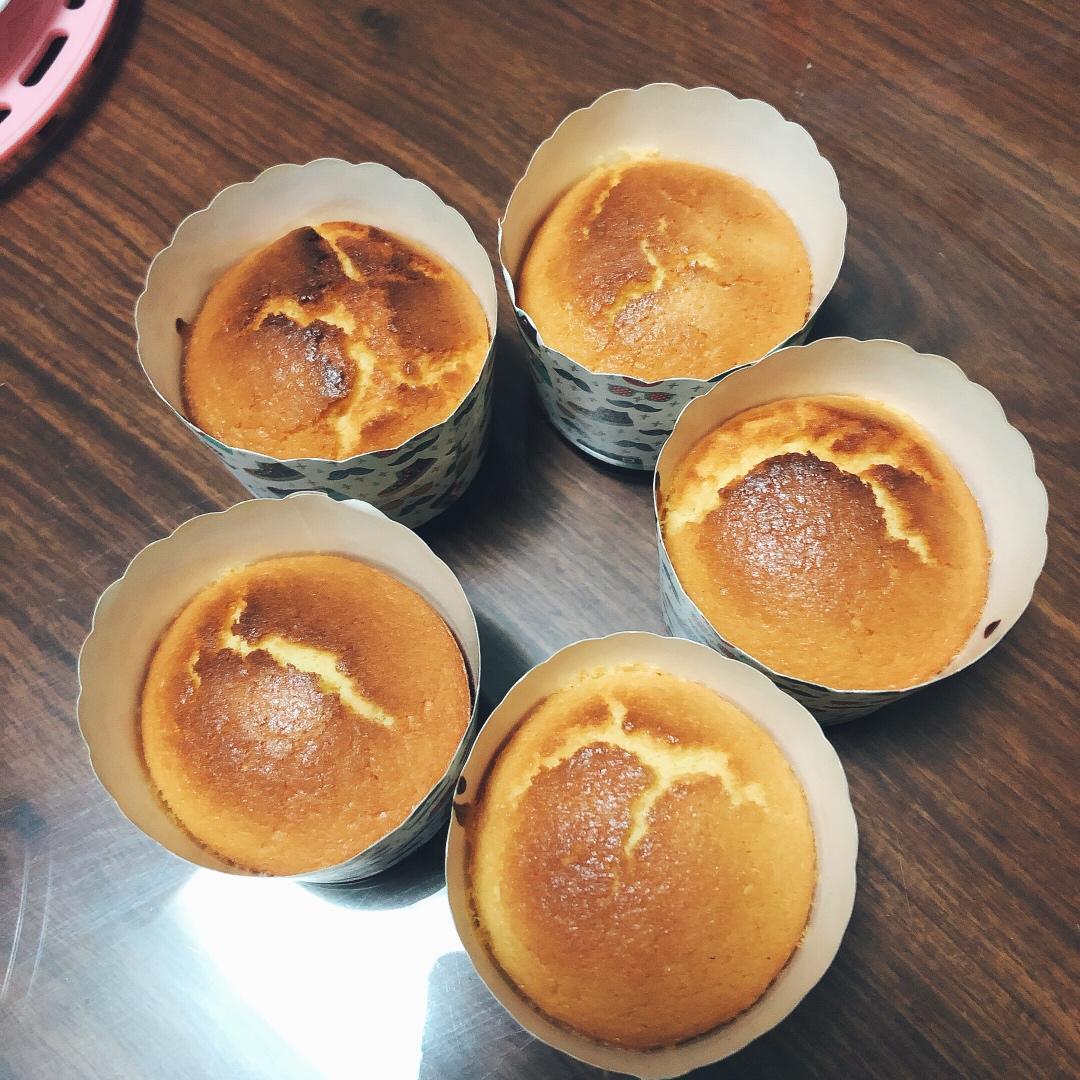 全蛋海绵纸杯蛋糕，不回缩，少油少糖，容易携带和储存，精致了美好的时光