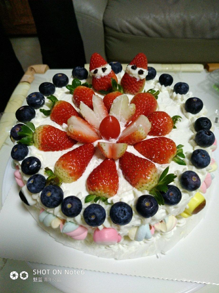 草莓生日蛋糕