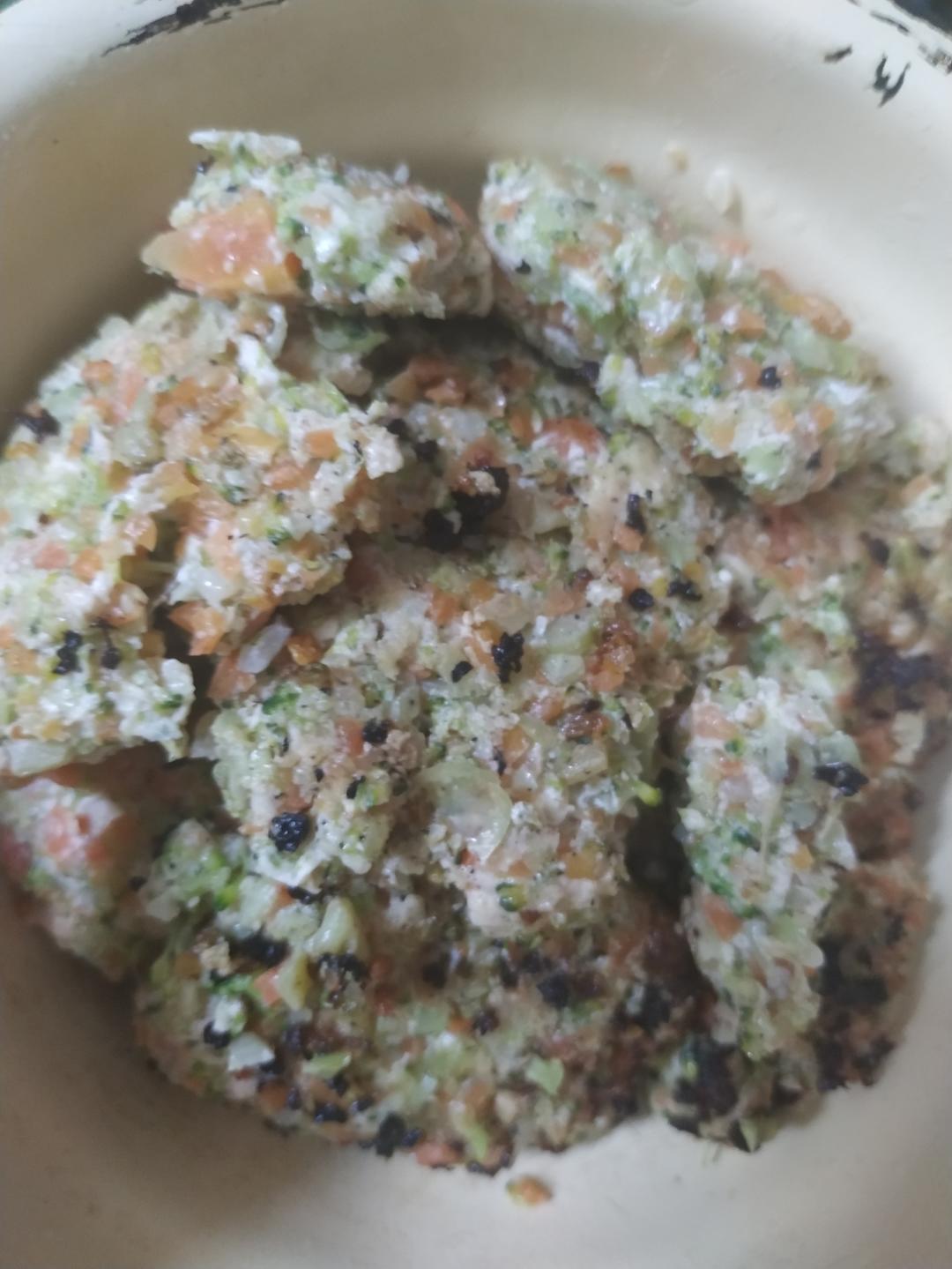 减肥、健身人士吃了狂点赞的蔬菜鸡胸肉饼