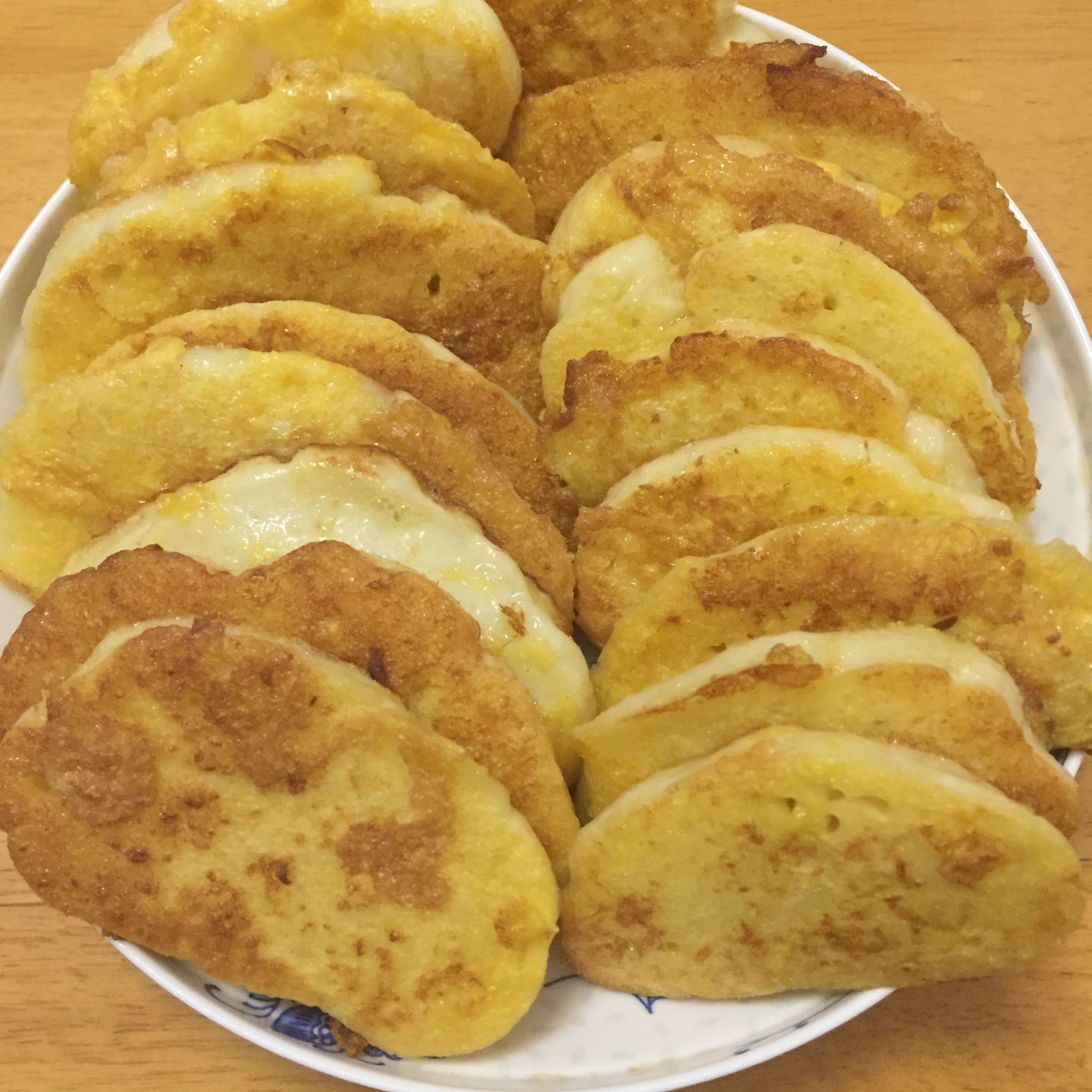 爱上下厨房的轩妈做的蛋煎馒头片