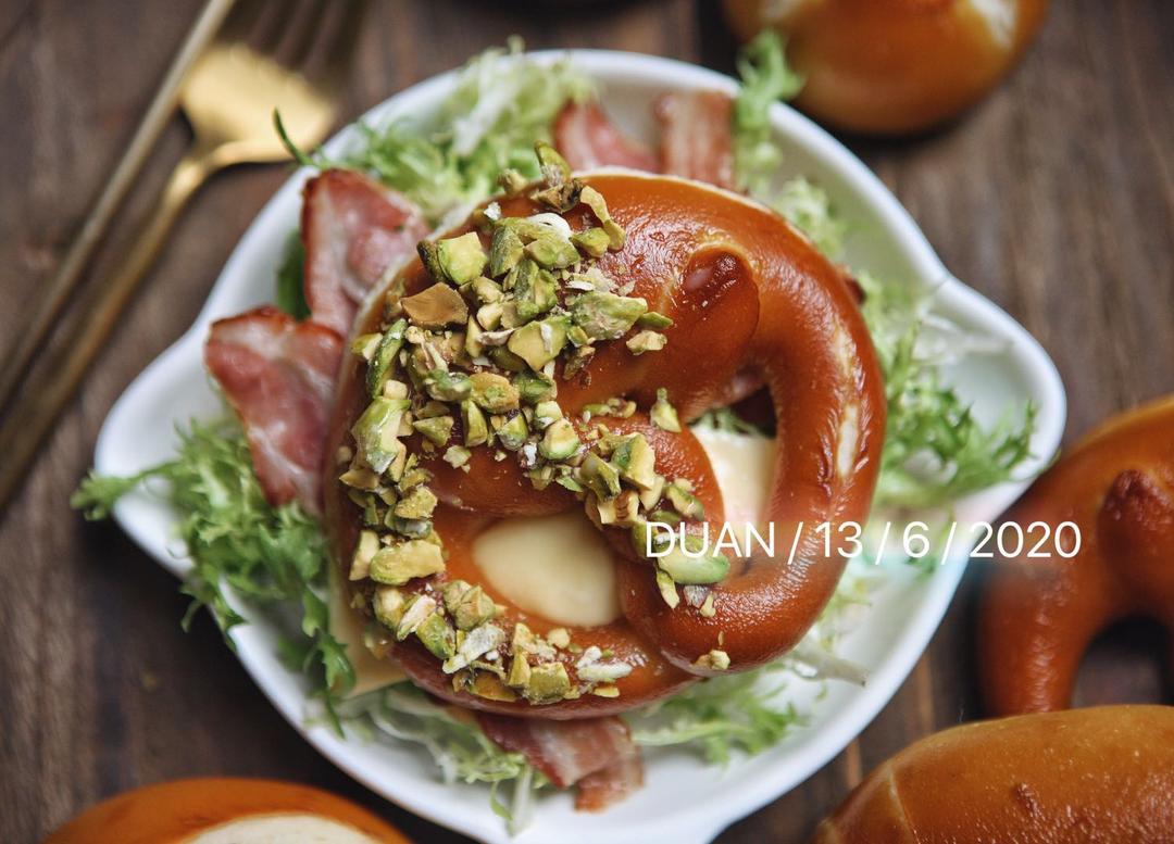 碱水面包(布雷结)造型PK赛的做法