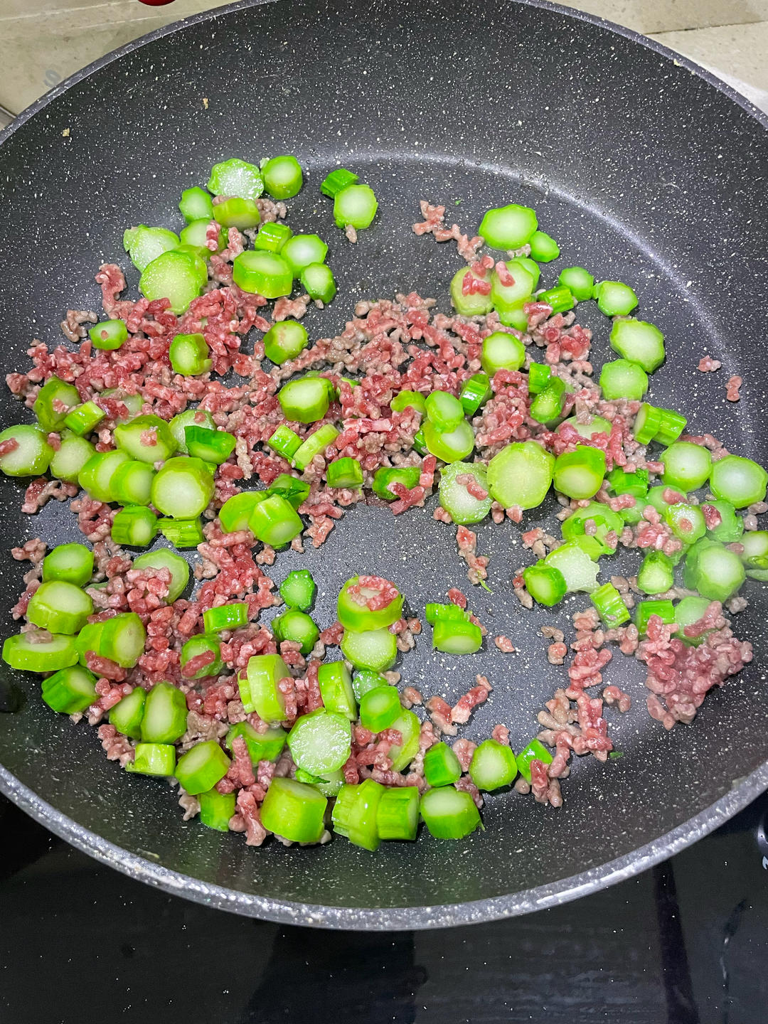 菜心牛肉粒炒饭的做法 步骤2