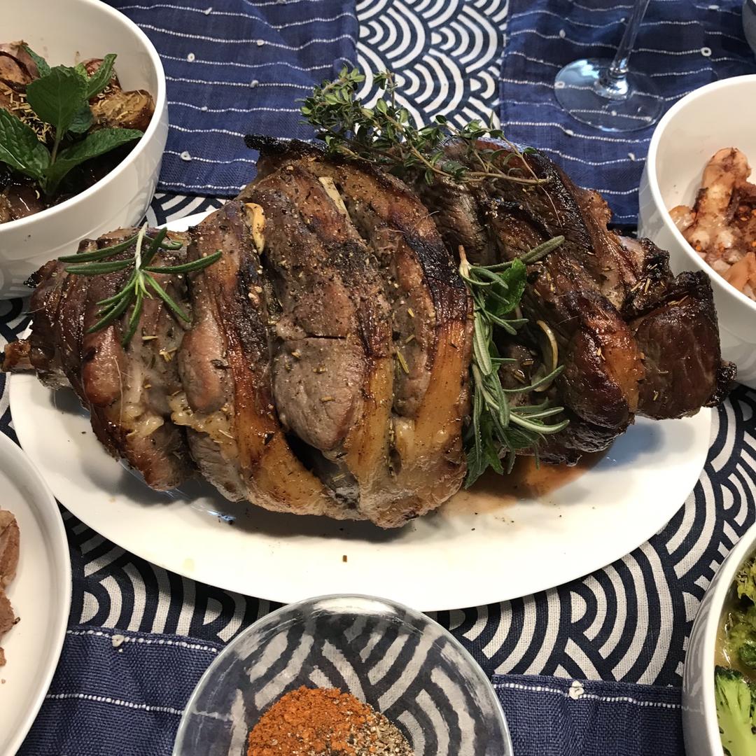 孜然蒜香烤羊腿