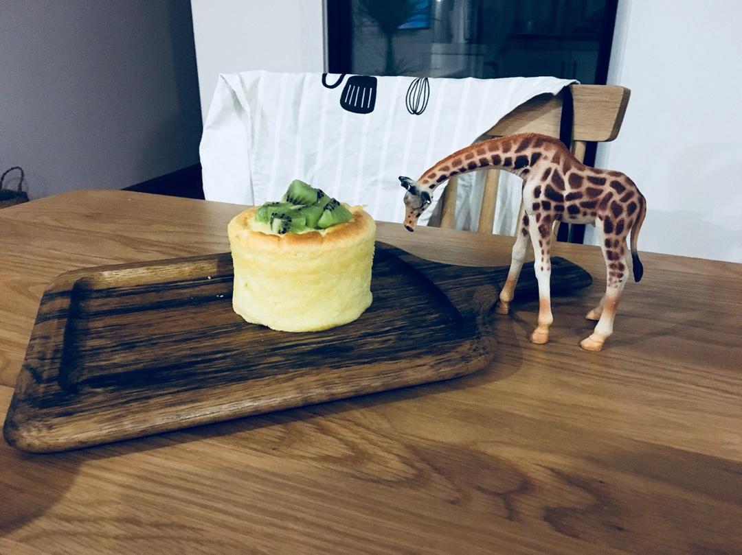 四寸抹面戚风蛋糕胚