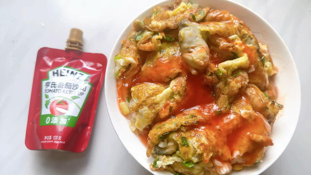 教你用亨氏番茄沙司轻松做出一盘口感超赞的生蚝鸡蛋饼的做法 步骤5