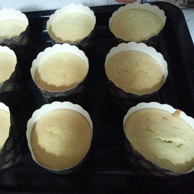 蛋香十足の海绵杯子蛋糕，伴手礼好选择。