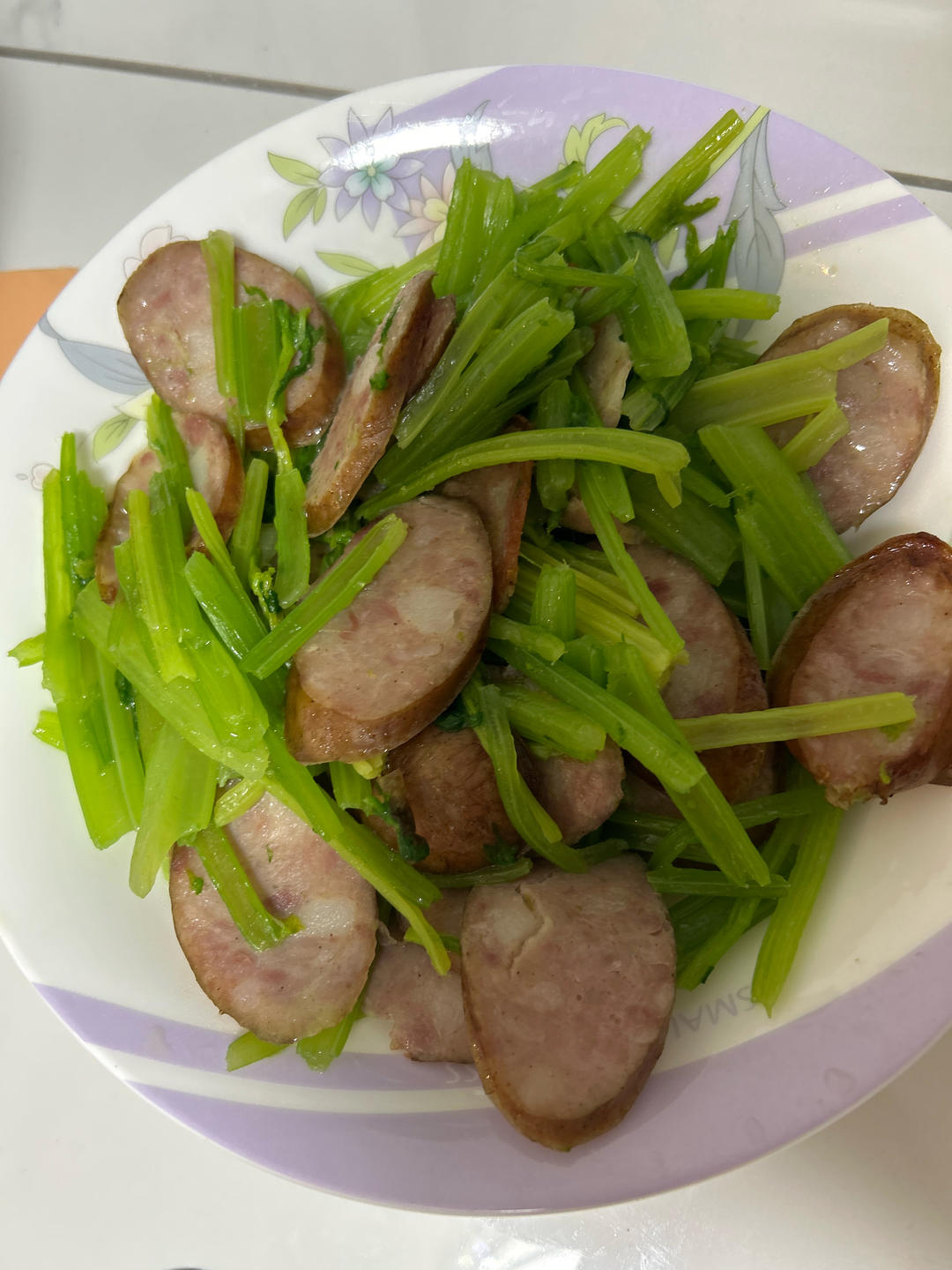 哈尔滨红肠炒芹菜干丝