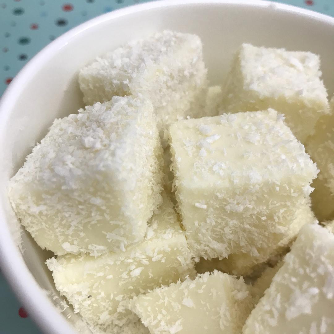 完胜85度C牛奶椰丝小方