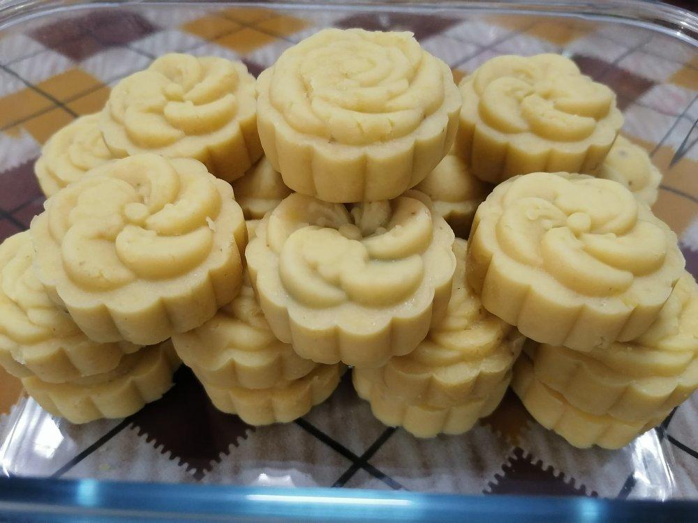 入口即溶 | 细腻丝滑奶香绿豆糕(红豆馅)