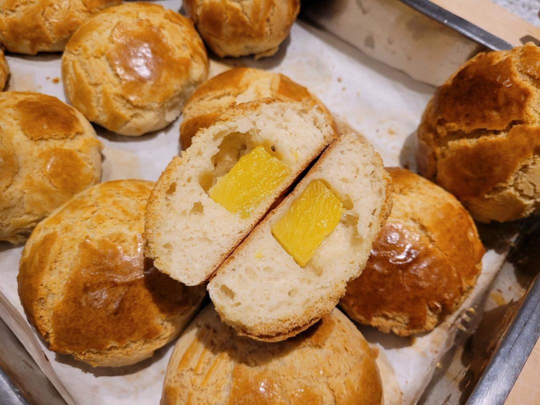 好吃到极致经典脆皮菠萝包