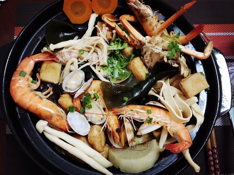 刀切馒头sammy做的海鲜砂锅