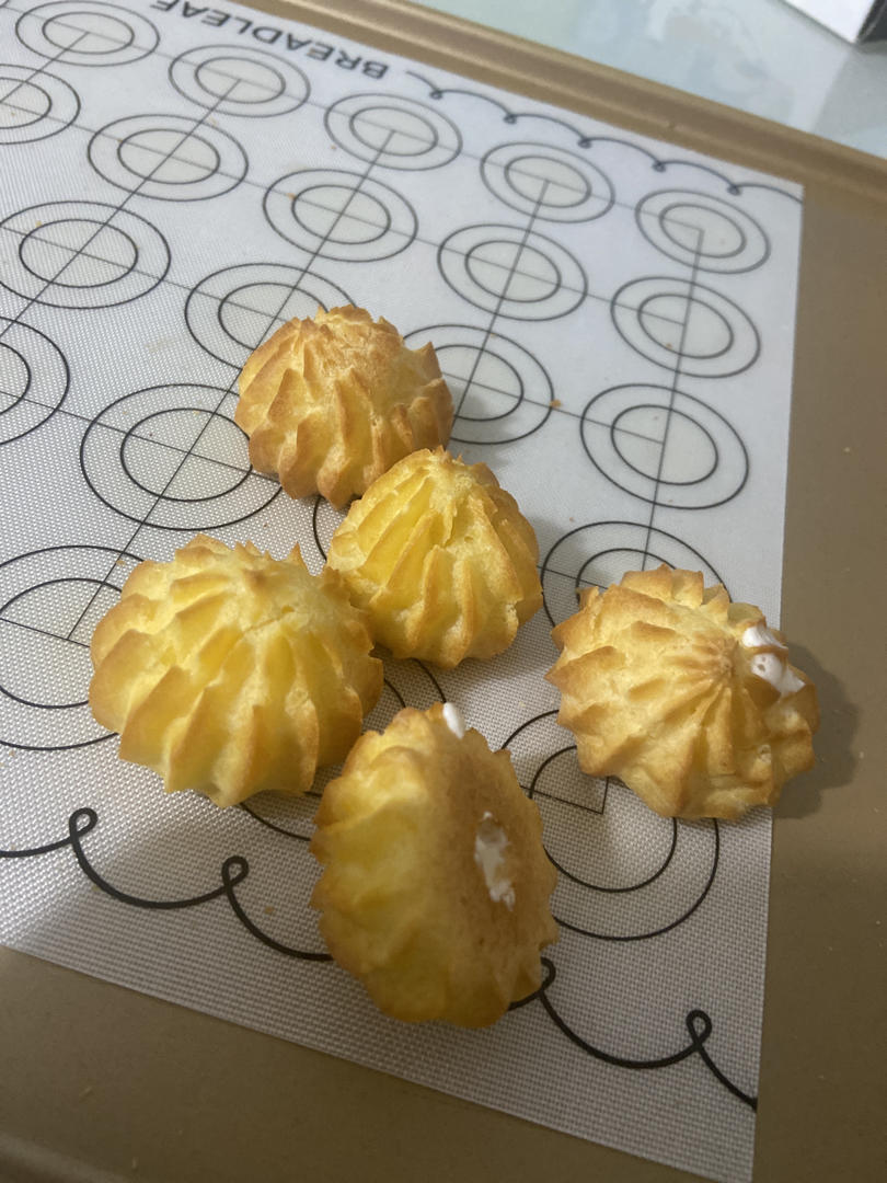 泡芙（卡仕达内馅）