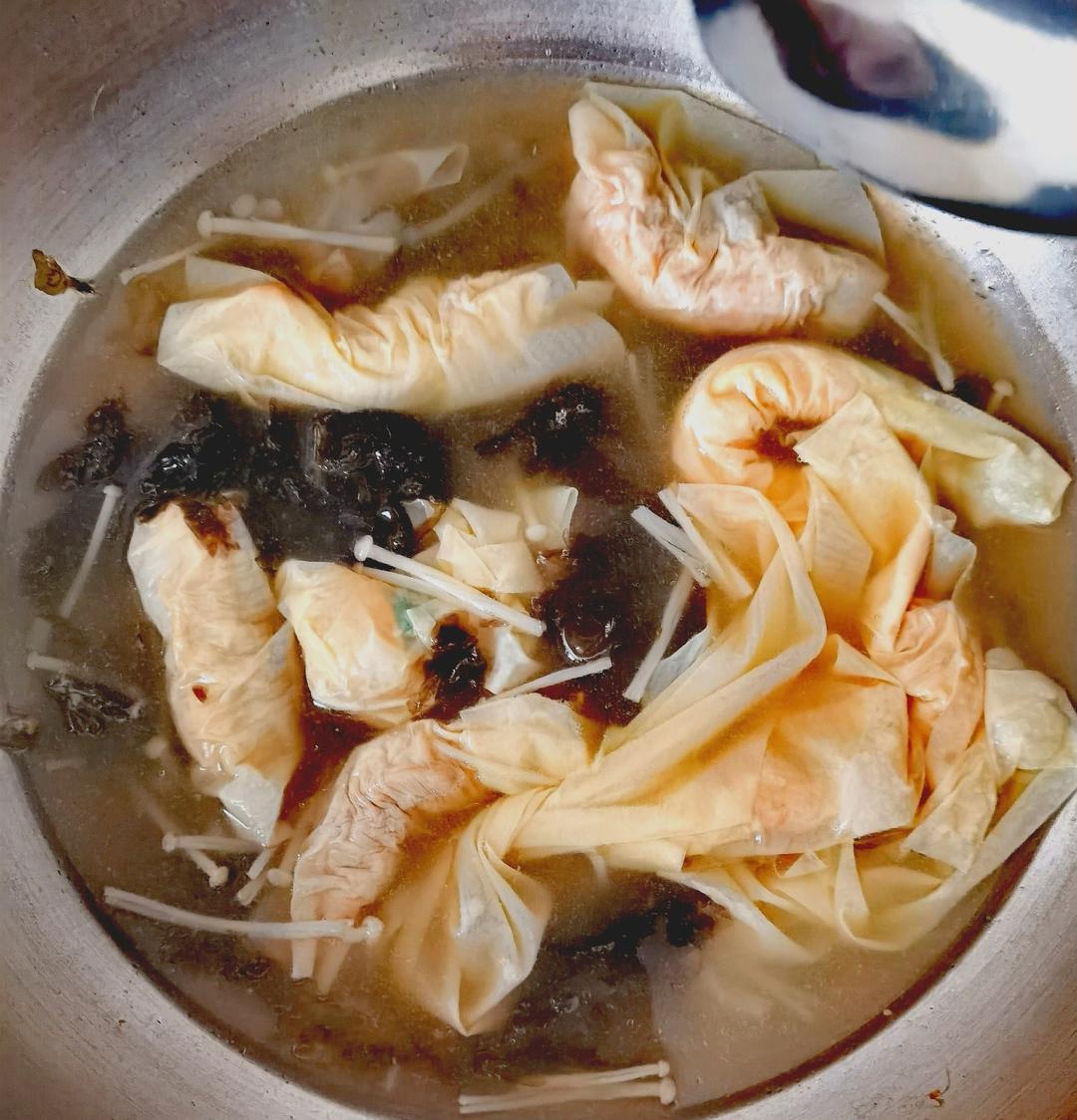 蝉翼豆皮馄饨