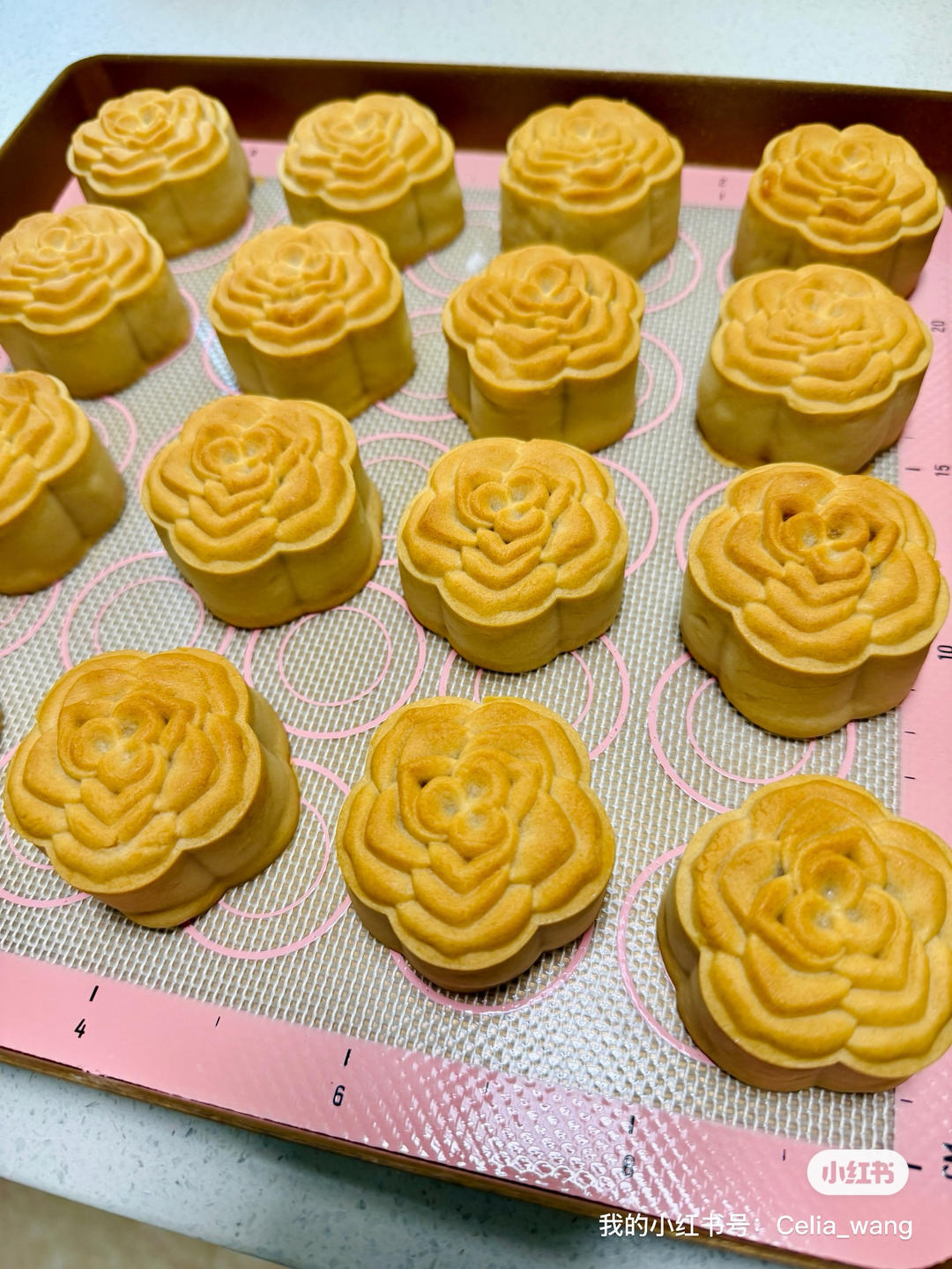 广式豆沙蛋黄月饼（步骤超详细，新手适用）