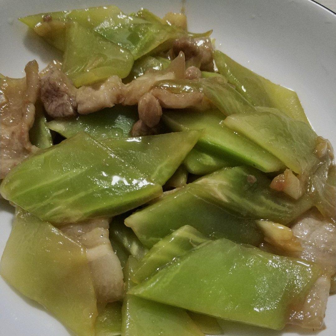 简单又好吃的莴笋炒肉