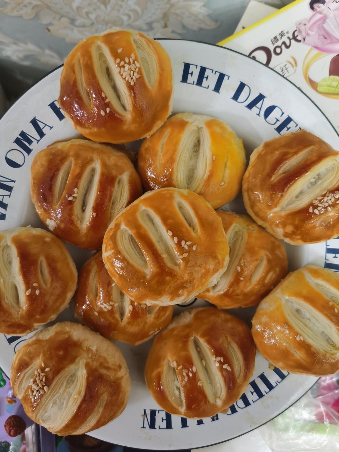 外皮超级松化，酥到掉渣的老婆饼(香软椰蓉糯米馅)