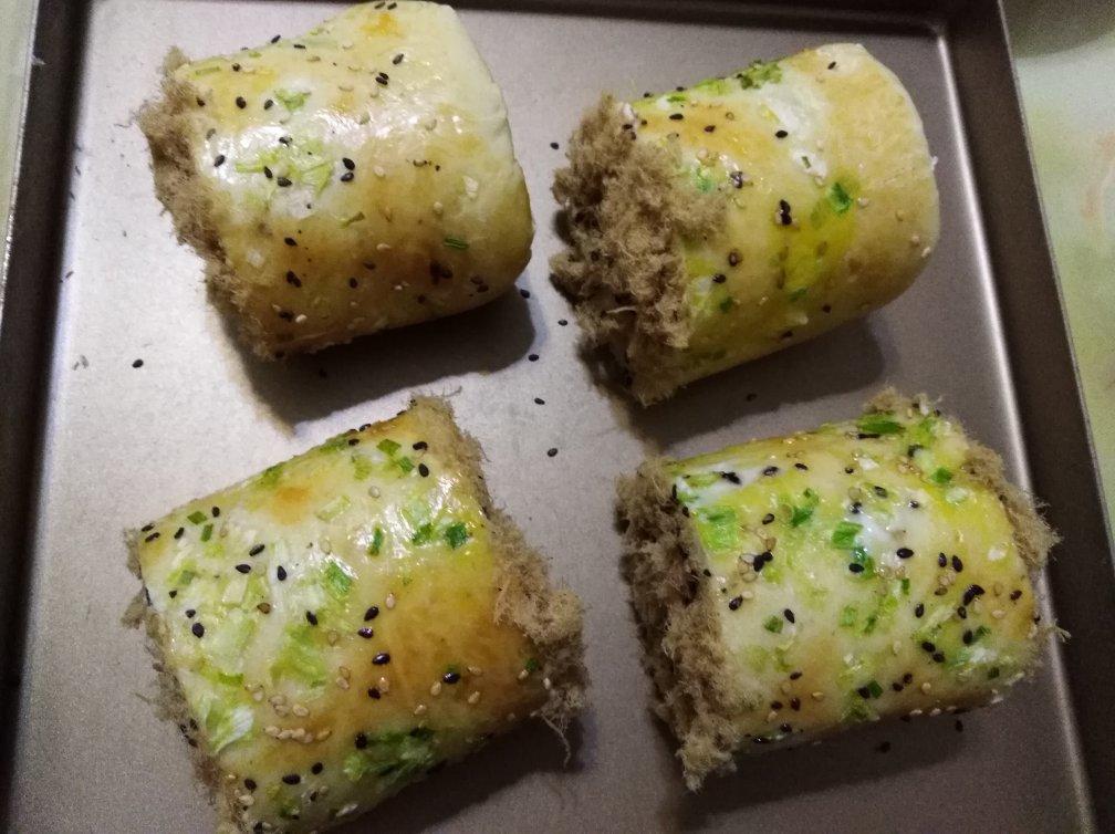 香葱肉松面包卷