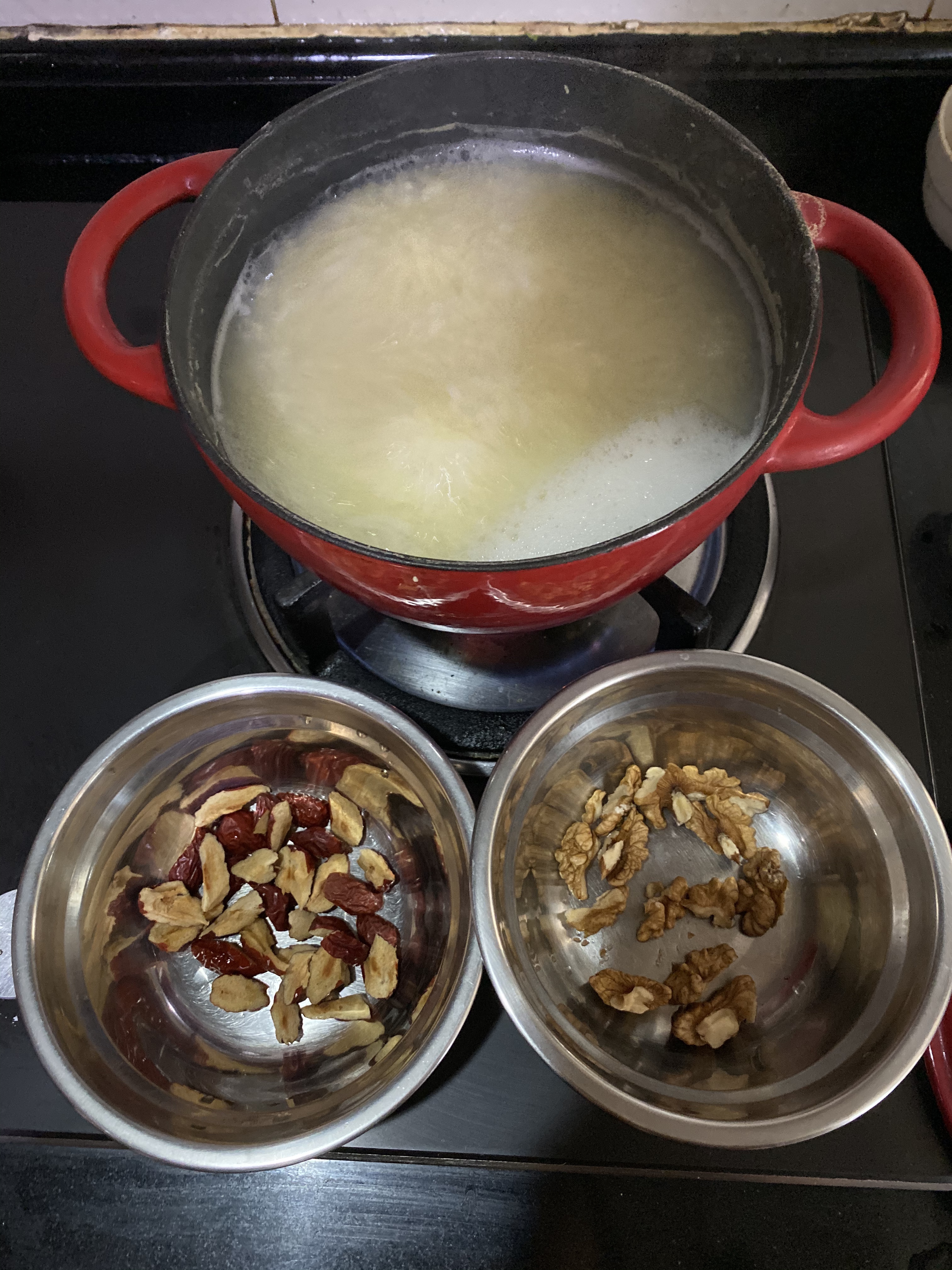 小米红枣核桃粥的做法 步骤3