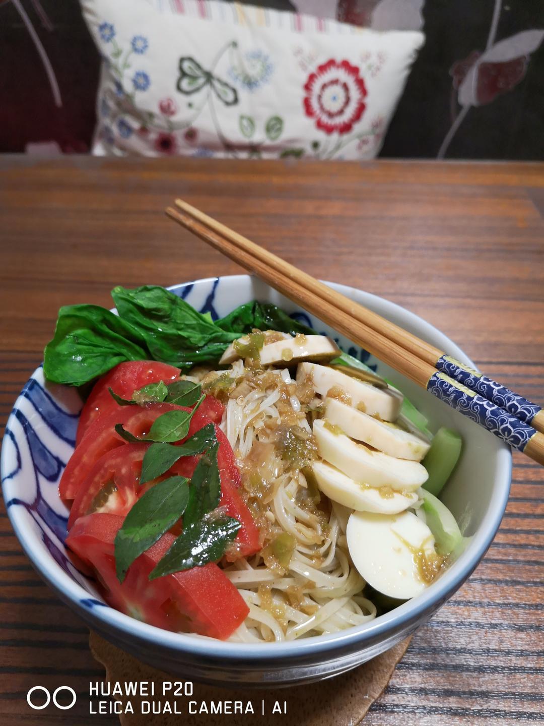 夏天的蒜汁儿面的做法