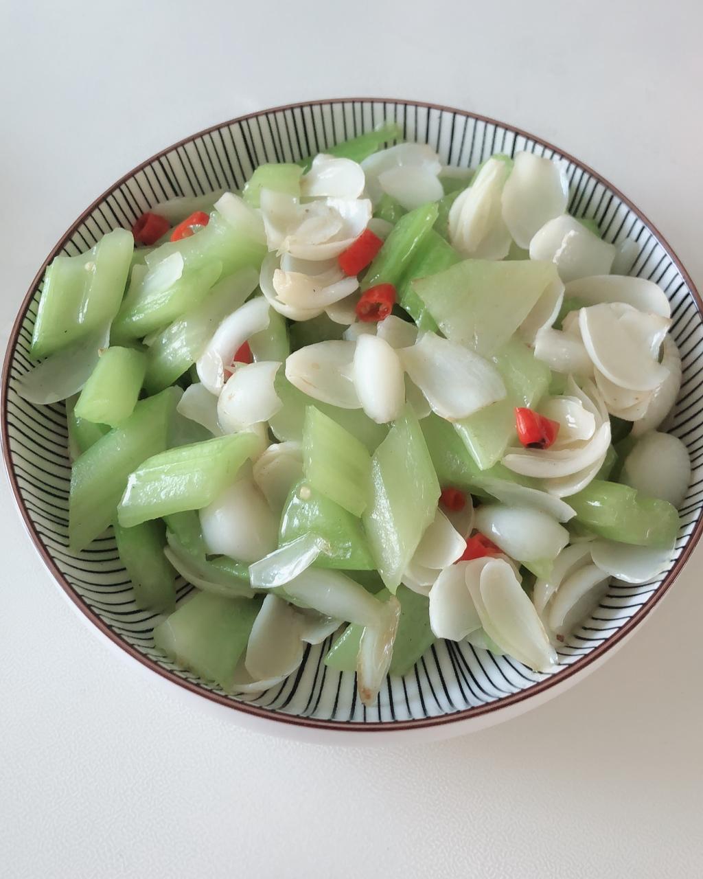 西芹炒百合怎样做到清爽又入味儿