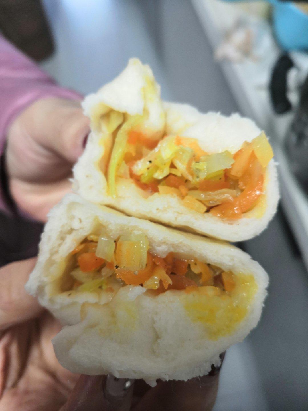 红萝卜圆白菜素菜包子（一次性发酵，附视频）
