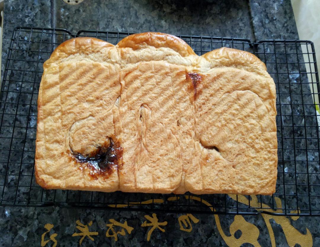 绵软红糖流心吐司