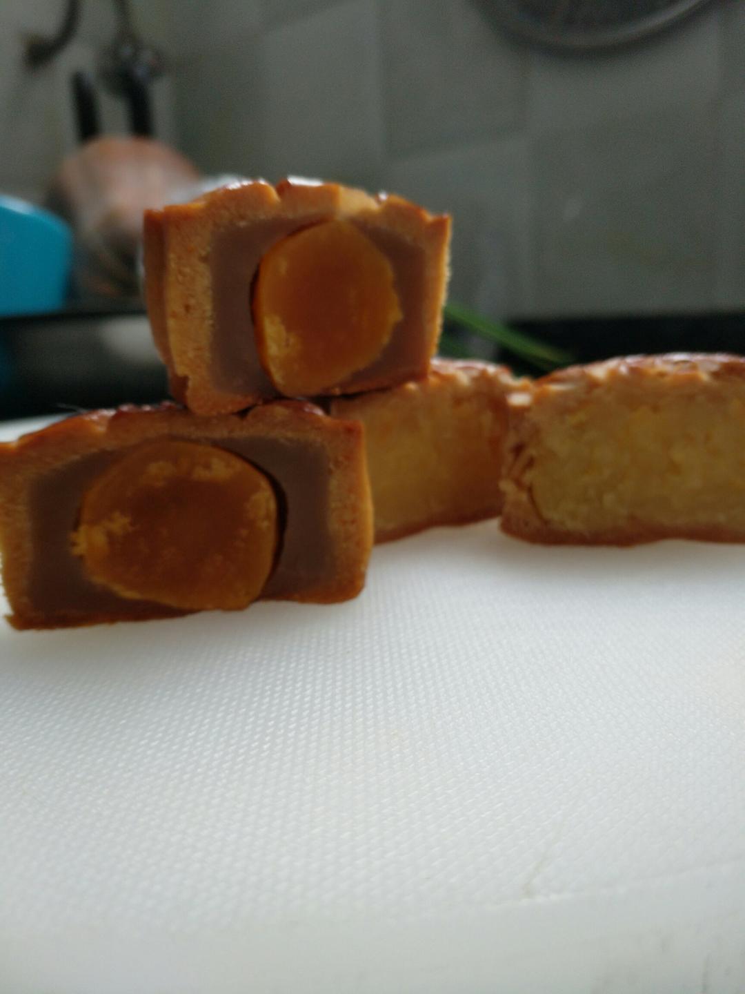 广式月饼——蛋黄莲蓉月饼