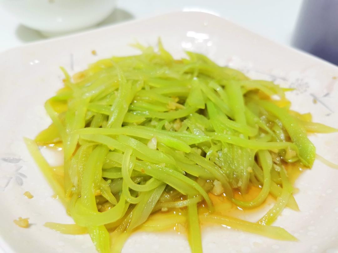 凉拌莴笋丝