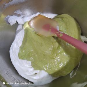 菠菜汁戚风蛋糕(六寸)的做法 步骤9