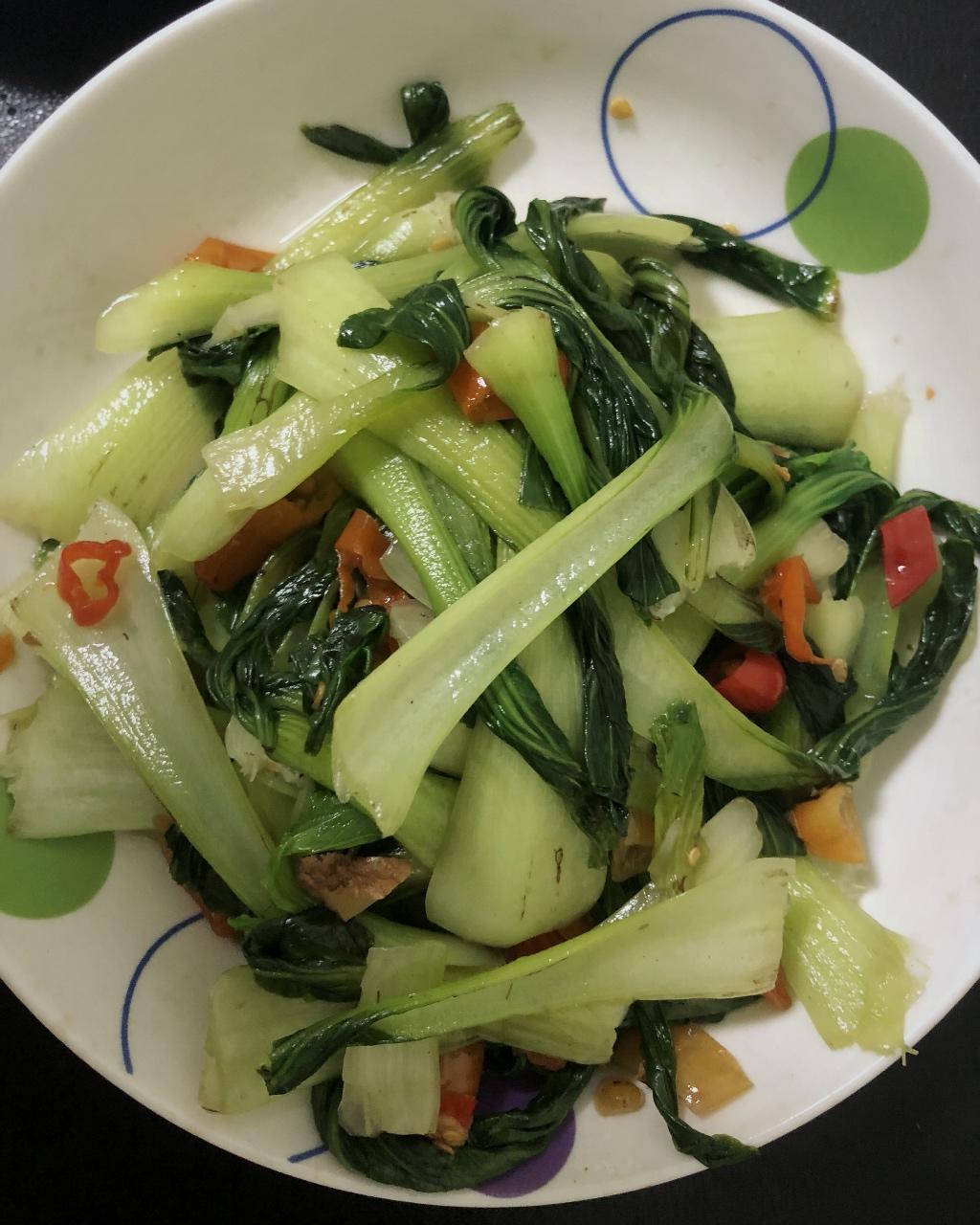 家常菜 清炒小白菜 雨忆风酥做的清炒小白菜                  清炒小