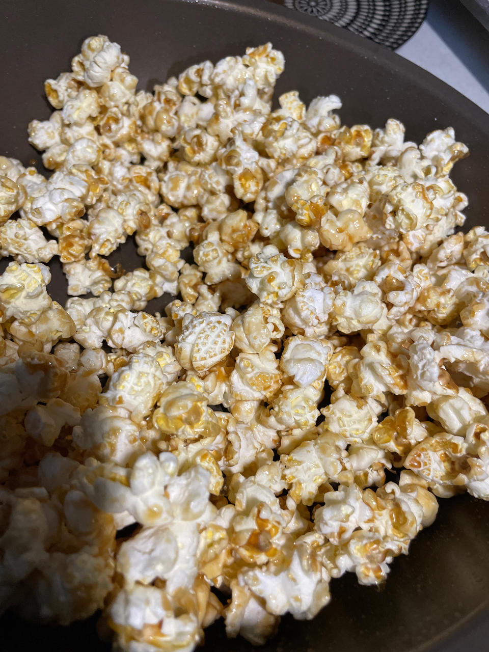 爆米花来了！！！超级简单易上手的焦糖/巧克力爆米花