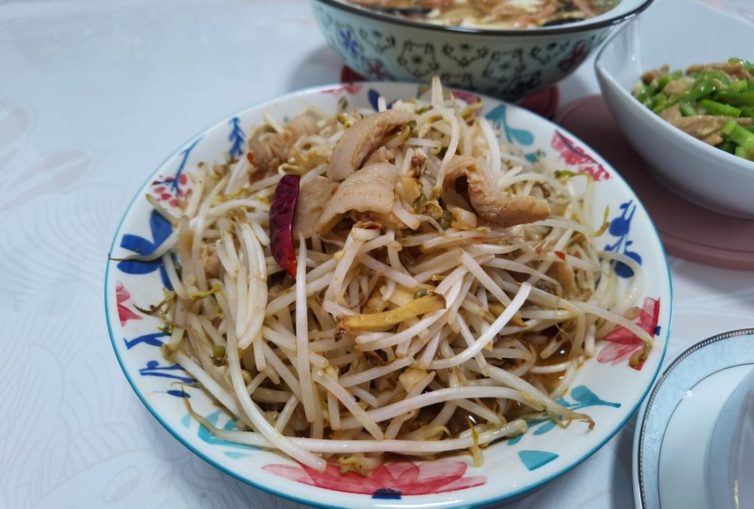 豆芽炒肉｜贼下饭