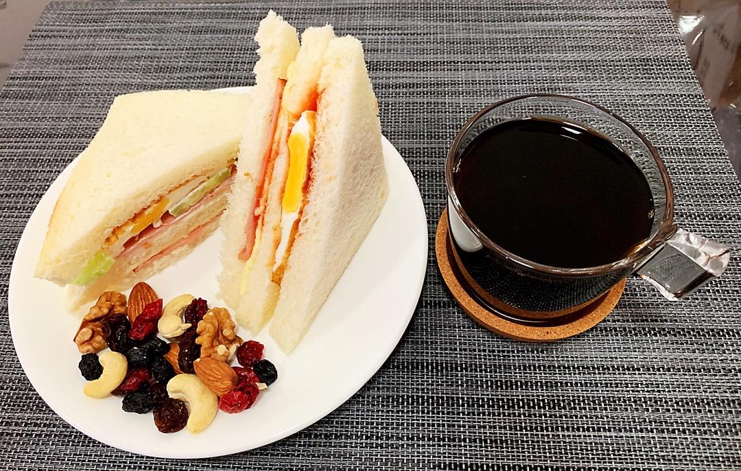 火腿芝士蛋三文治