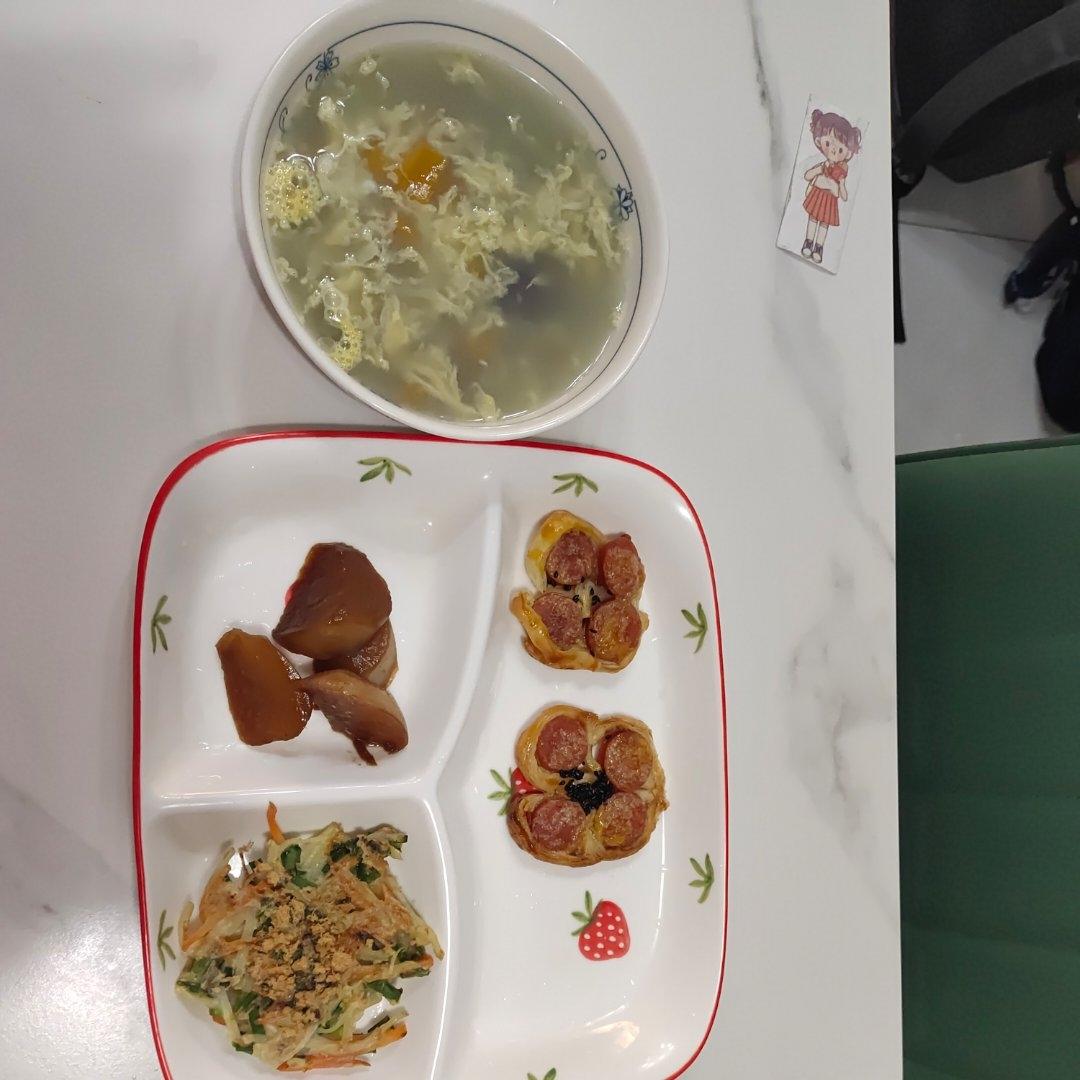 早餐怎么做简单又好吃？1张手抓饼2根火腿肠，教你在家做蝴蝶酥