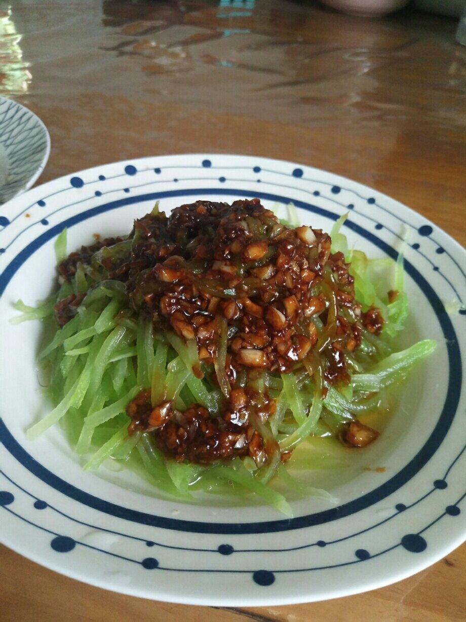 凉拌莴笋丝
