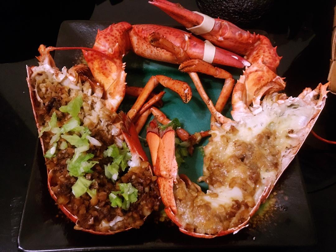 蒜蓉芝士焗波士顿龙虾