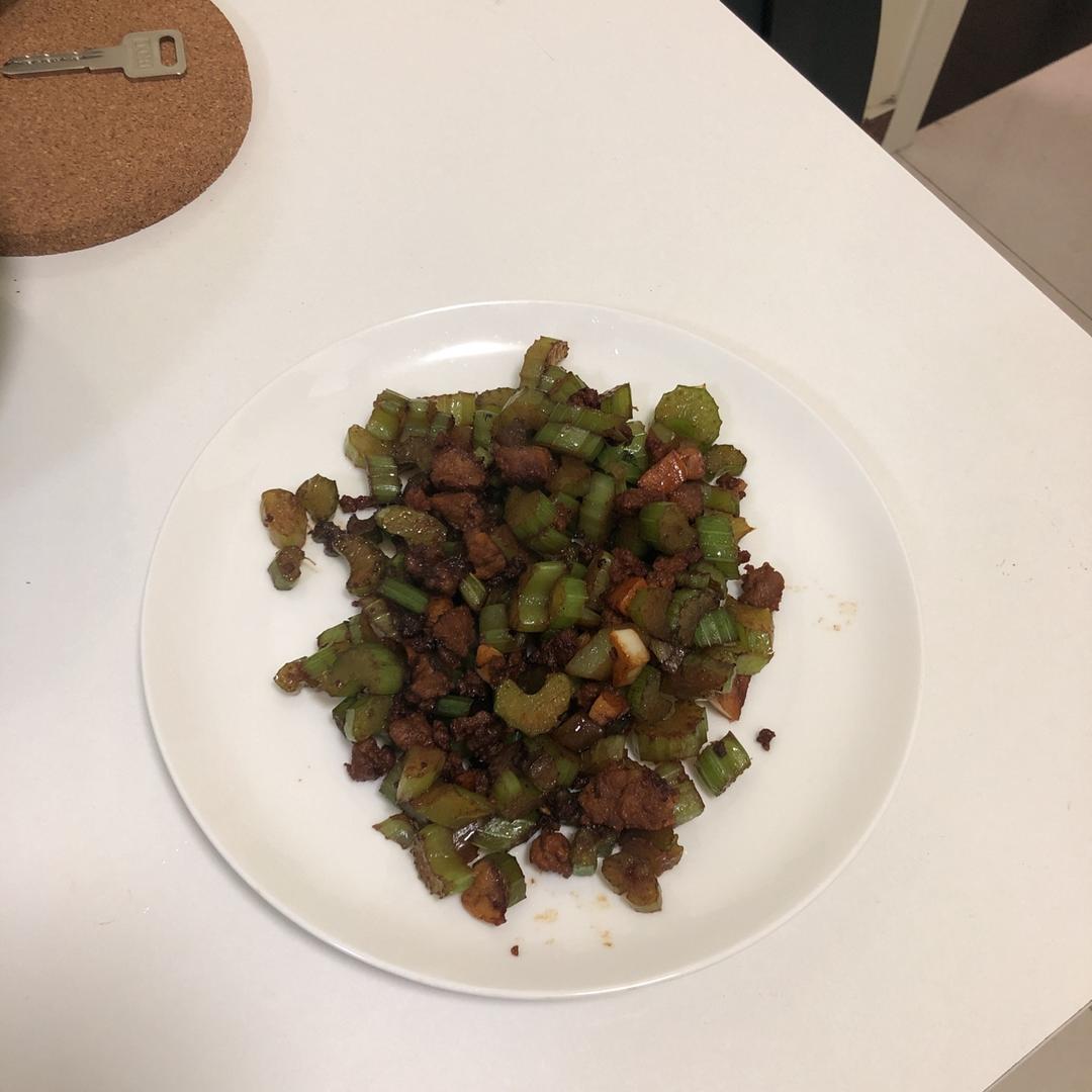 芹菜牛肉末「下饭神器」