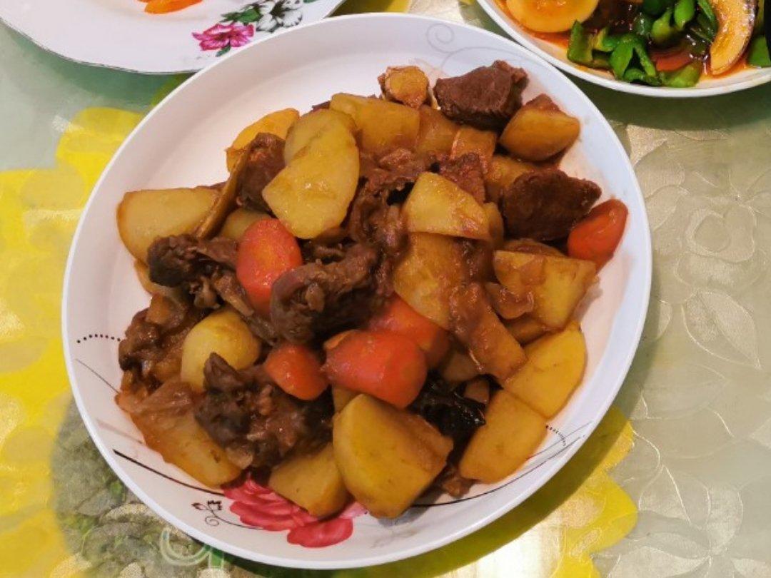 牛肉炖土豆
