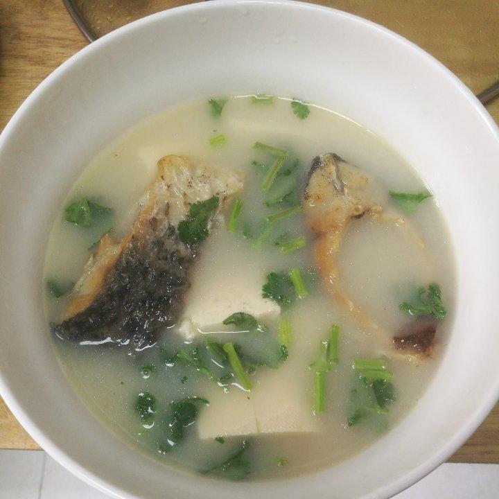 鲫鱼豆腐汤