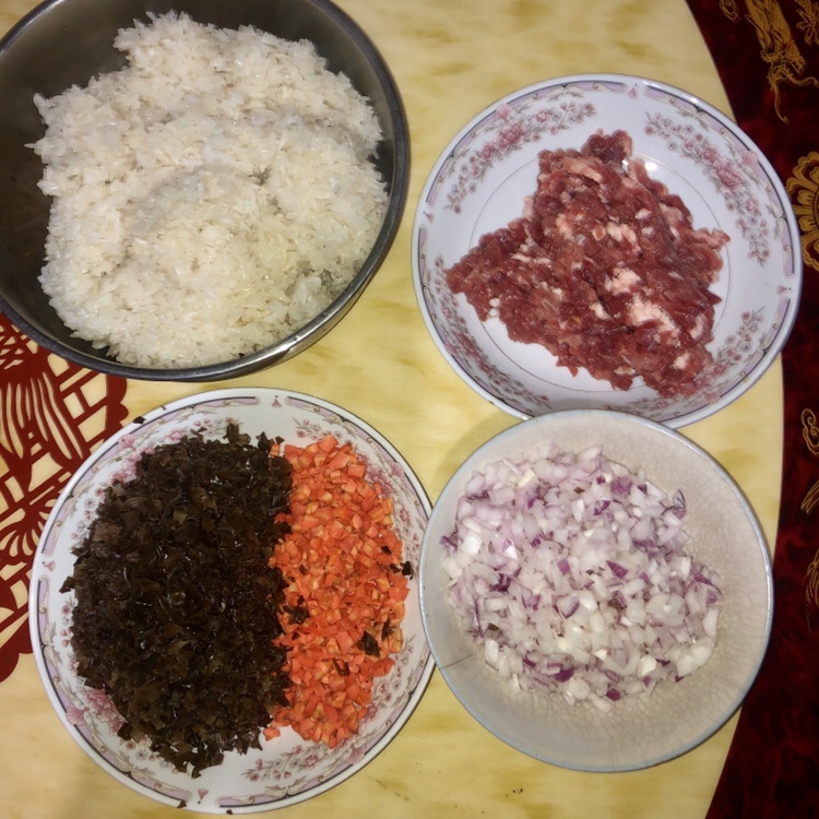 香喷喷的糯米肉烧麦（两斤糯米量）的做法 步骤2