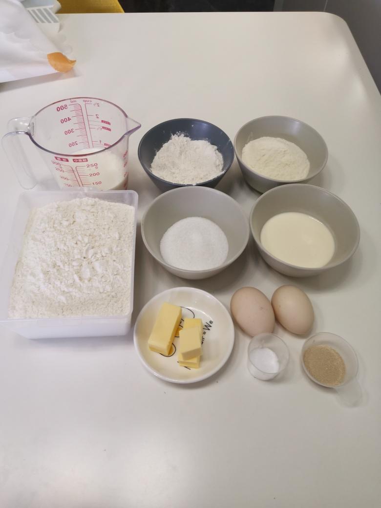 纯奶手撕吐司的做法 步骤1