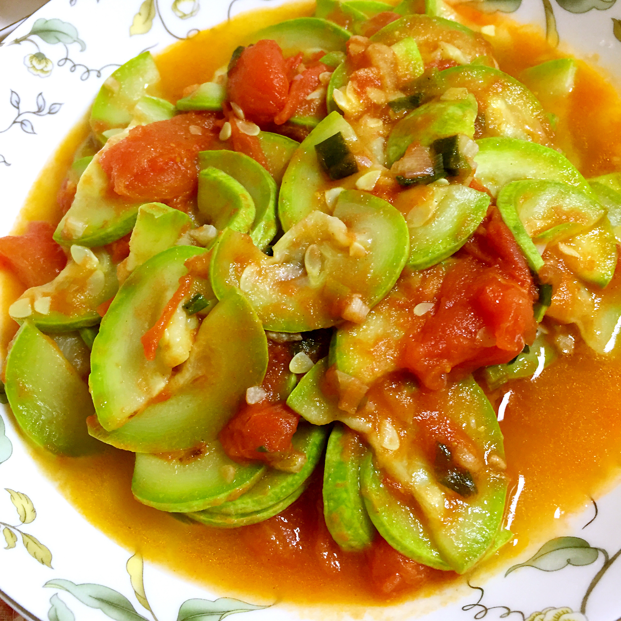 西红柿炒西葫芦