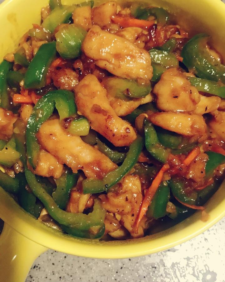 巨好吃的青椒炒鸡胸肉丝，超下饭