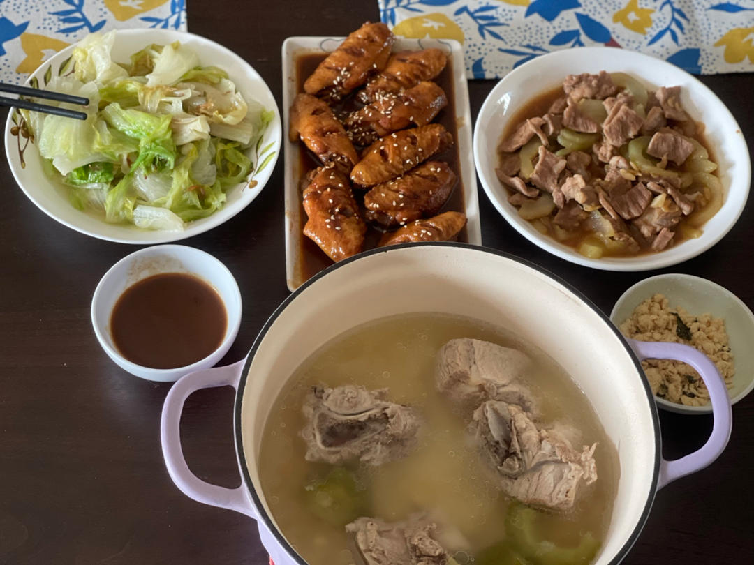 海带豆腐金针菇瘦肉汤+小米蒸肉丸+菠菜蛋羹【4月北鼎蒸炖锅食谱】