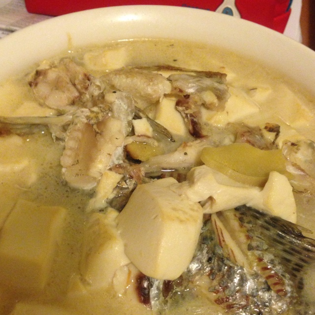 鲫鱼豆腐汤